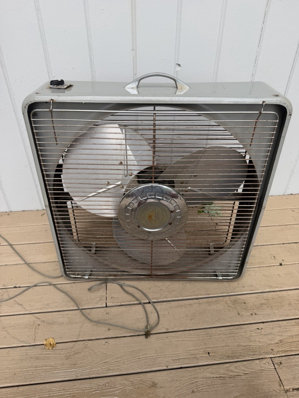 Vtg Belco Box FAN Grey Large Working P-20 2 Speed Industrial Farm Barn Vtg Belco Box FAN Grey Large Working P-20 2 Speed Industrial Farm Barn