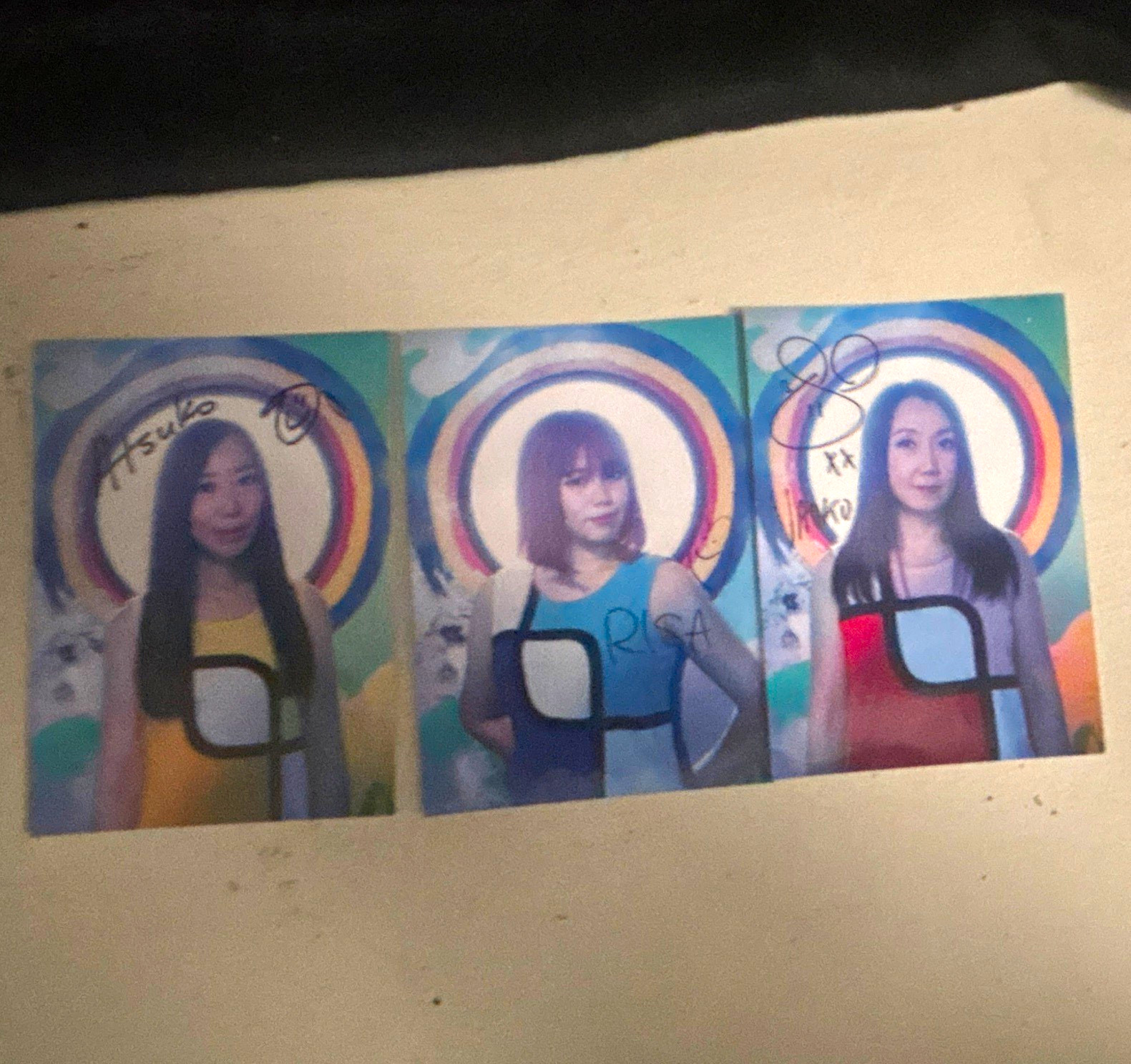 XLOV autographed photocards of K-pop group XLOV