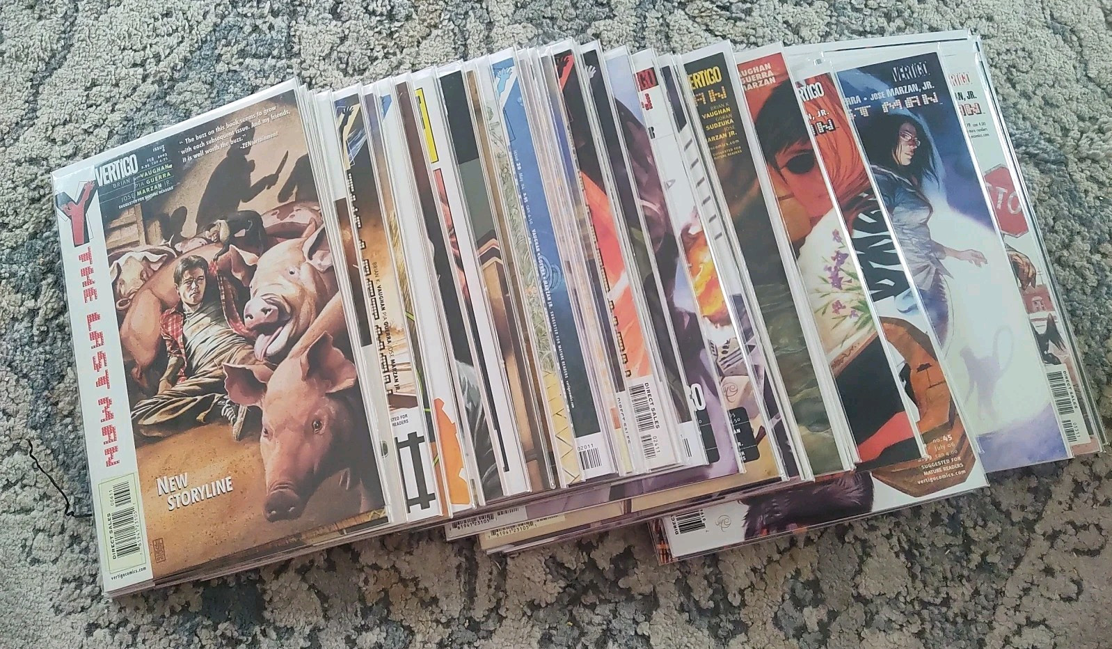 Y The Last man Lot Of 45 DC Vertigo Comics NM+ Brian Vaughan Pia Guerra Y The Last man Lot Of 45 DC Vertigo Comics NM+ Brian Vaughan Pia Guerra