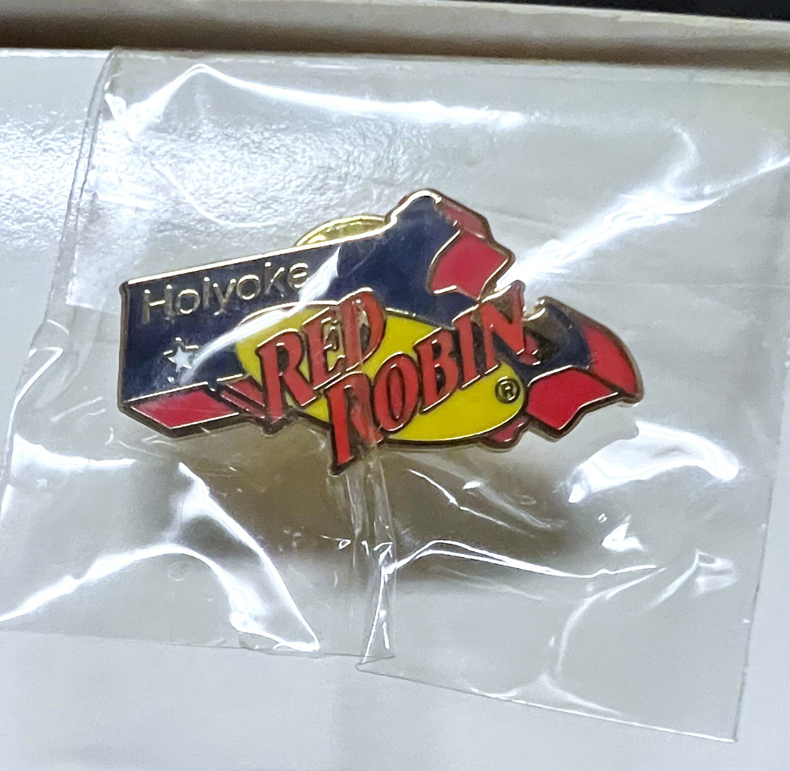 NEW & Rare *Holyoke Red Robin* Massachusetts State Map Pin - Employee VHTF NEW & Rare *Holyoke Red Robin* Massachusetts State Map Pin - Employee VHTF