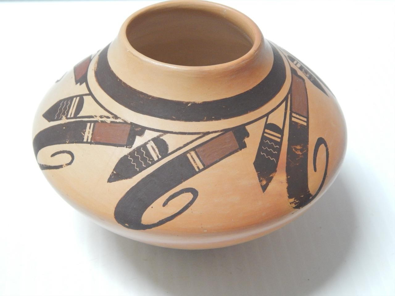 EXQUISITE VINTAGE FAWN NAVASIE HOPI - SIKYATKI - HAND COILED POT POTTERY