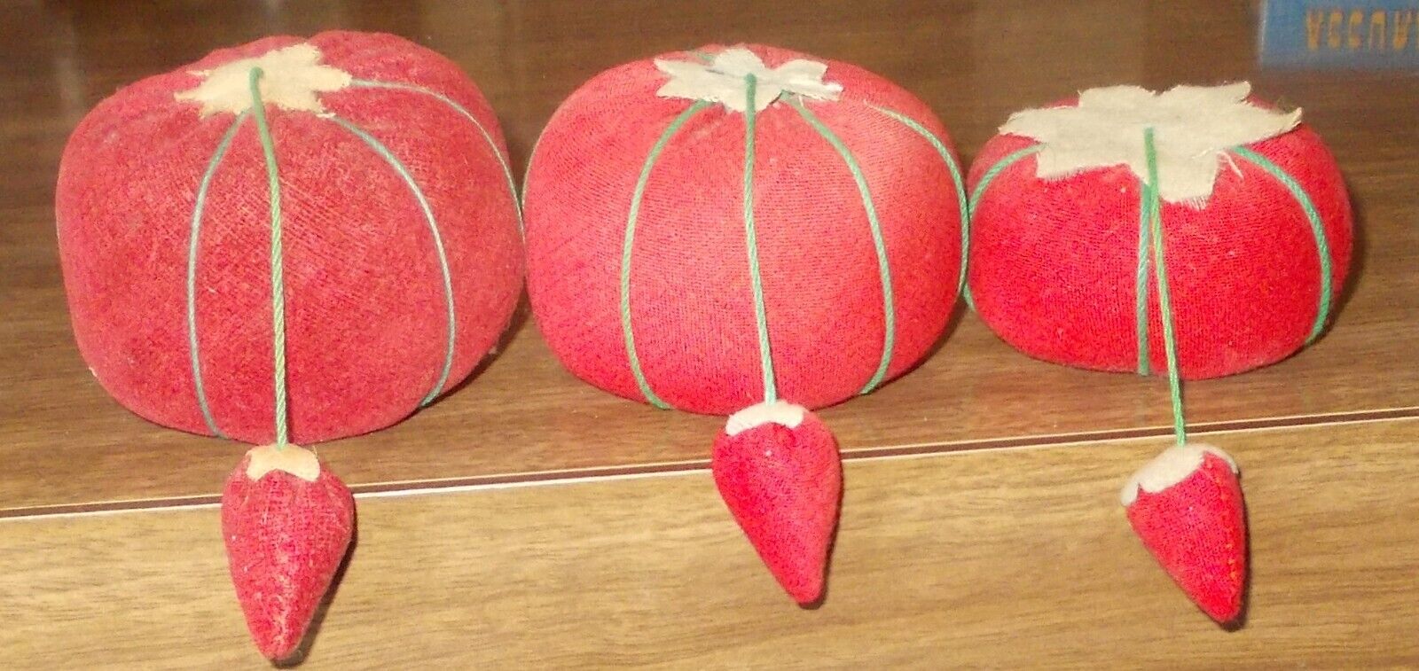 LOT of 3 VTG Japan 1940-1950\'s mid century Pincushions Red Tomato & Strawberry