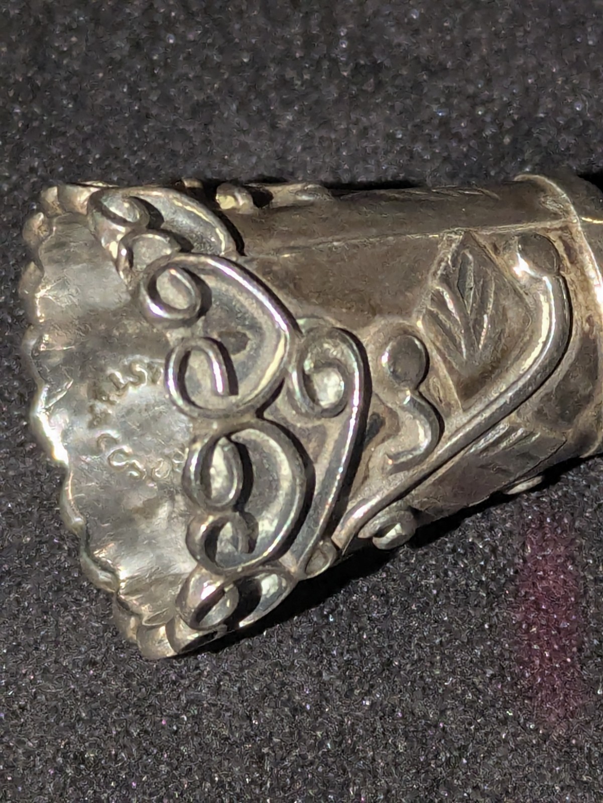 Vintage Taxco Mexico Sterling Silver 925 Thimble Handwrought Scroll Floral 5.6g Vintage Taxco Mexico Sterling Silver 925 Thimble Handwrought Scroll Floral 5.6g
