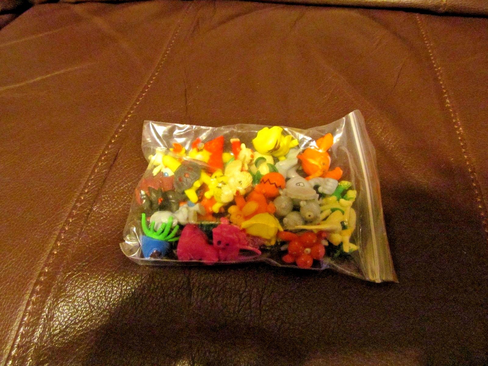 Pokemon Mini Figures Lot of 24 pcs (NEW) Pokemon Mini Figures Lot of 24 pcs (NEW)