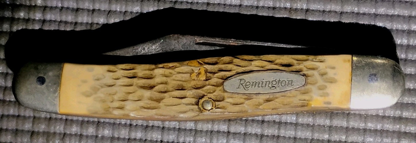 Vintage Remington U.S.A. Multi-Blade Pocket Knife - Jigged Bone Handle Vintage Remington U.S.A. Multi-Blade Pocket Knife - Jigged Bone Handle