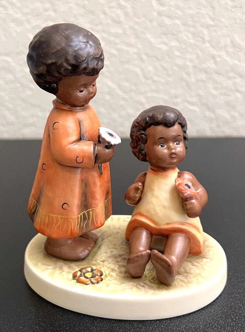 Hummel # 022  Hum 628 UNICEF  "Gentle Fellowship"   Limited Edition  TMK 7 NEW