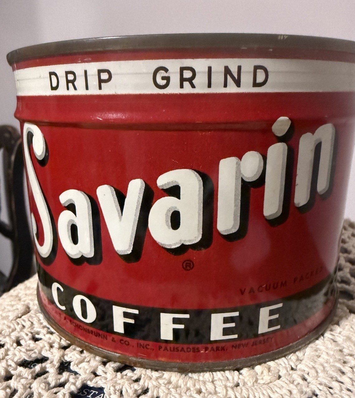 VINTAGE SAVARIN “FULL” #1 COFFEE TIN CAN COOL GRAPHICS VINTAGE SAVARIN “FULL” #1 COFFEE TIN CAN COOL GRAPHICS