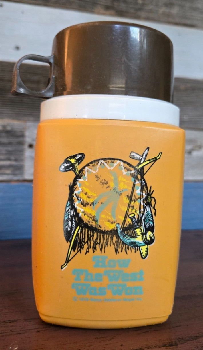 VINTAGE 1978 HOW THE WEST WAS WON PLASTIC THERMOS MGM 7 inches tall VINTAGE 1978 HOW THE WEST WAS WON PLASTIC THERMOS MGM 7 inches tall
