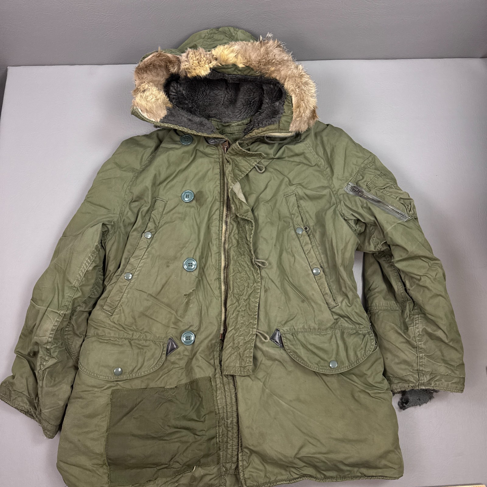 Vtg US Military Jacket Mens Medium Green N3B Snorkel Parka Vietnam War Repaired
