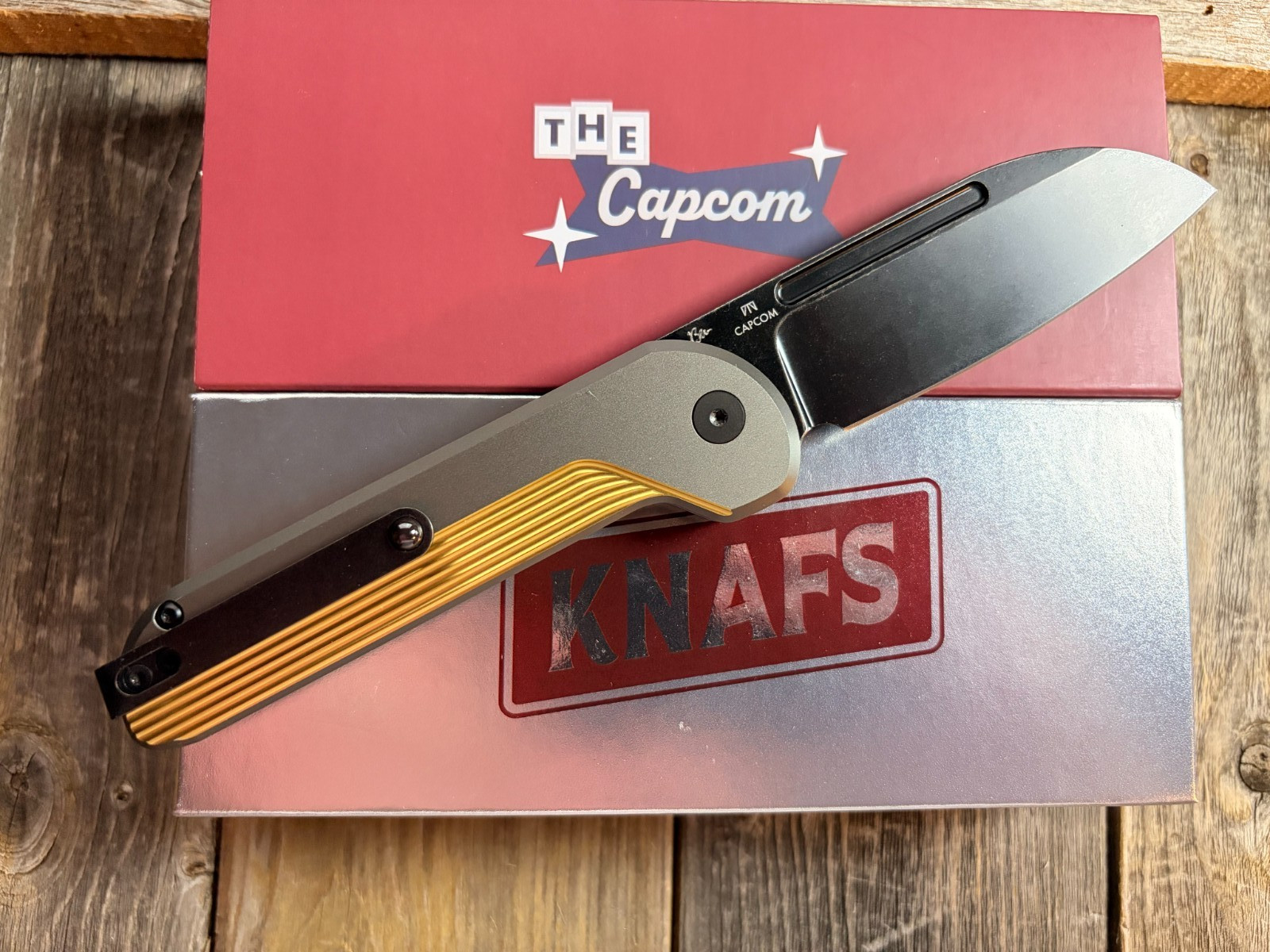 Knafs Capcom Gray/Gold Blade Show 2026 Going Gear Exclusive CEO Signed Knafs Capcom Gray/Gold Blade Show 2026 Going Gear Exclusive CEO Signed