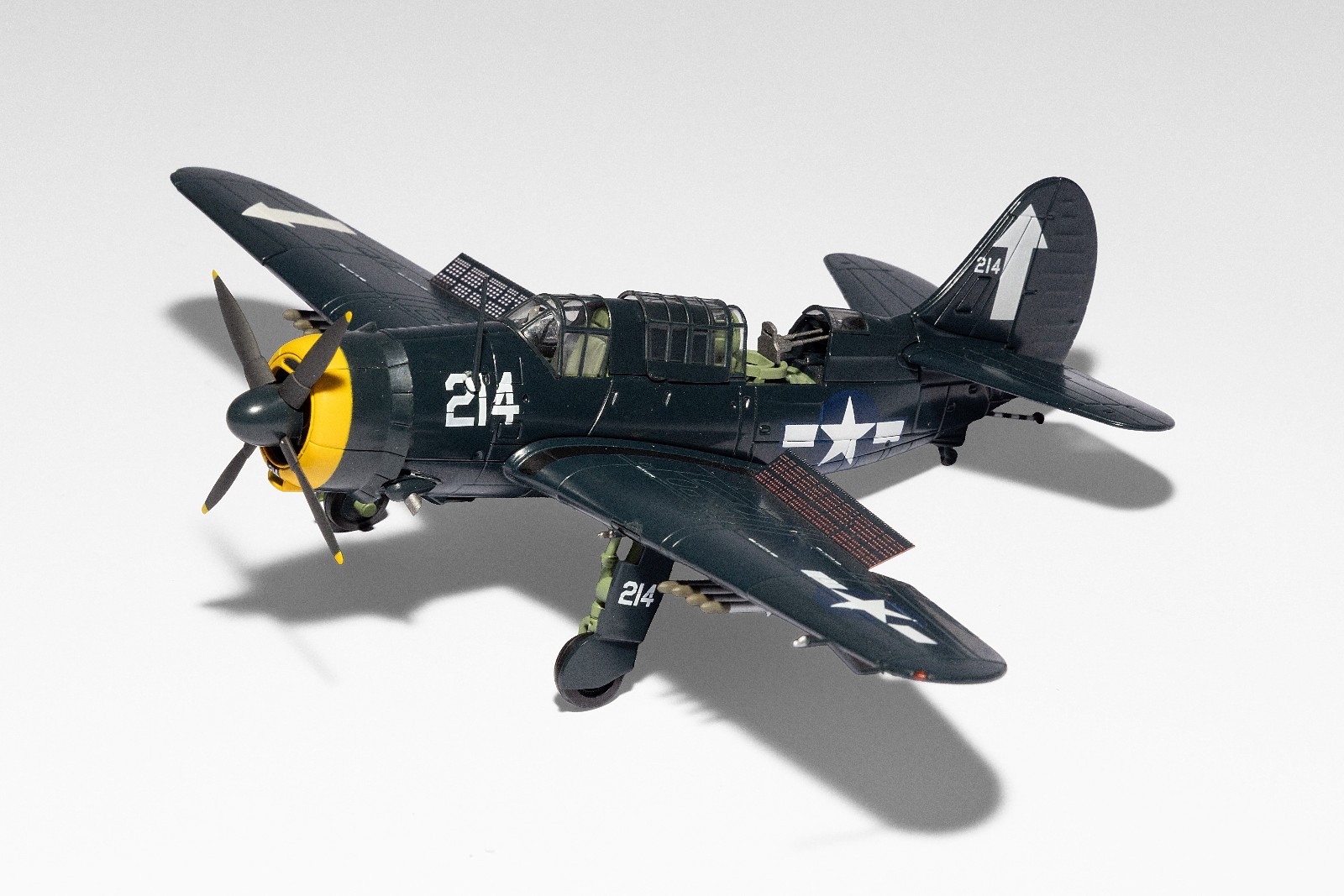 Hobby Master 1:72 SB2C-4E HELLDIVER USS Bunker Hill - HA2203 - RARE/LOW PRICE Hobby Master 1:72 SB2C-4E HELLDIVER USS Bunker Hill - HA2203 - RARE/LOW PRICE