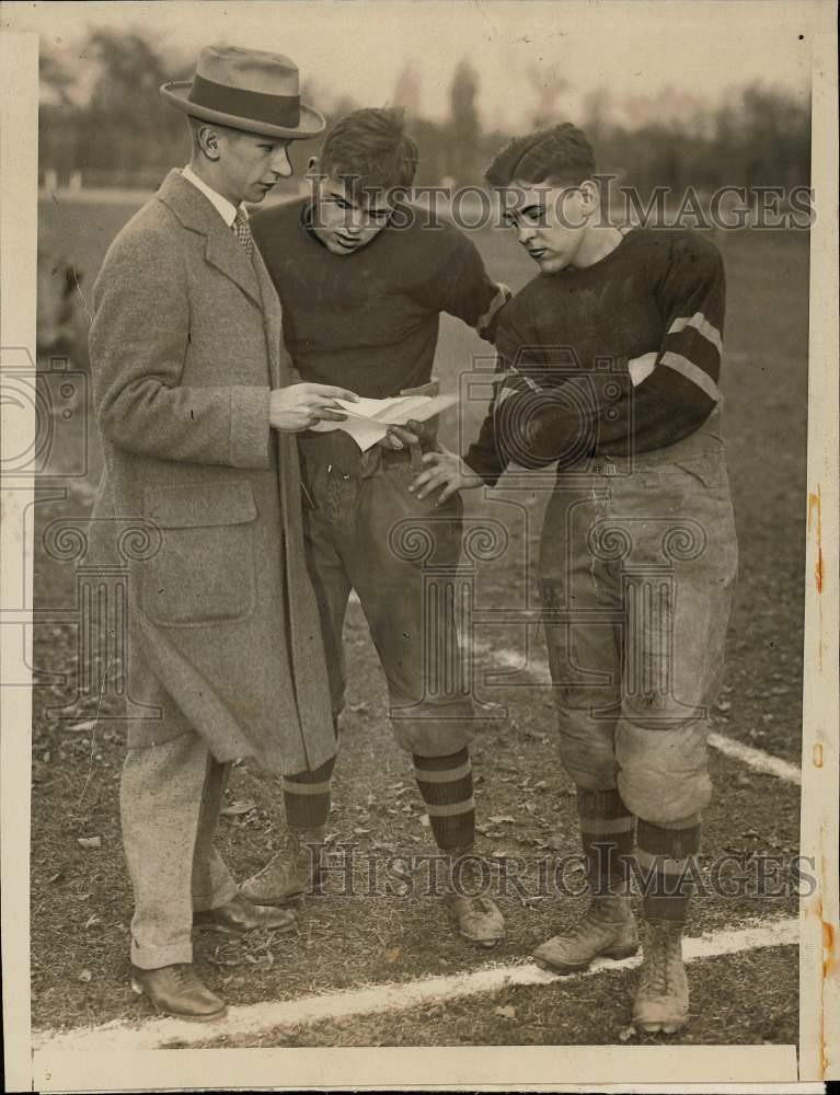 1923 Press Photo Manager Milton Ladd talks with John & George McLean, Football 1923 Press Photo Manager Milton Ladd talks with John & George McLean, Football