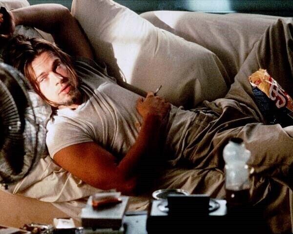 Brad Pitt as Floyd the Roommate smoking 1993 True Romance 5x7 inch photo