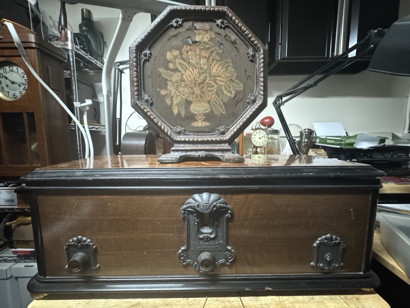 RCA Radiola 60 Tube Radio w/ Original Speaker – 1928 – Powers On, Variac Tested RCA Radiola 60 Tube Radio w/ Original Speaker – 1928 – Powers On, Variac Tested
