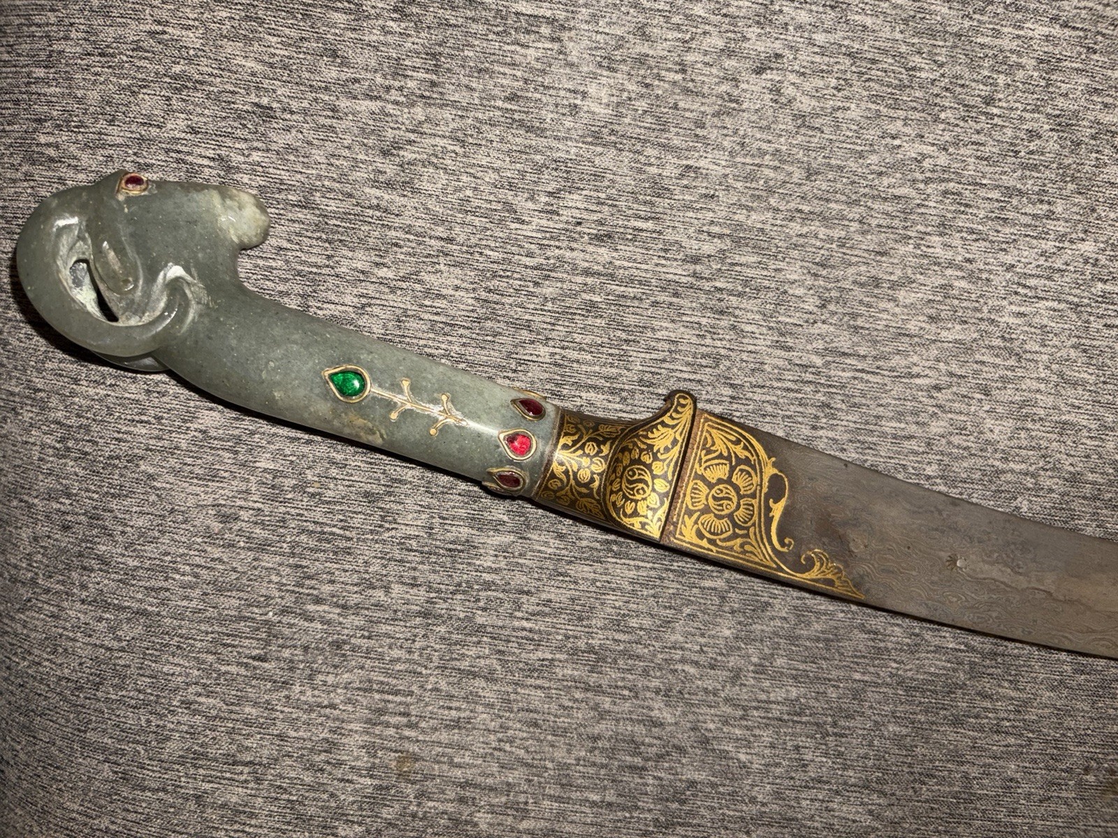 Curved Single-Edge Steel Dagger, Full Tang Metal Handle, Silver/Gold Tone Curved Single-Edge Steel Dagger, Full Tang Metal Handle, Silver/Gold Tone