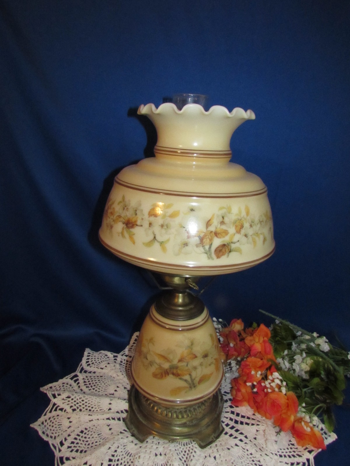 VINTAGE QUOIZEL 1978 ABIGAIL ADAMS DOGWOOD PATTERN GWTW TABLE LAMP 21 1/2" 3 WAY VINTAGE QUOIZEL 1978 ABIGAIL ADAMS DOGWOOD PATTERN GWTW TABLE LAMP 21 1/2" 3 WAY