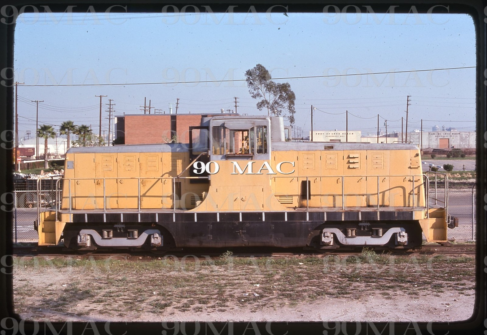 PORT OF LONG BEACH. GE 44T #1. Terminal Island (CA). Original Slide 1977. PORT OF LONG BEACH. GE 44T #1. Terminal Island (CA). Original Slide 1977.