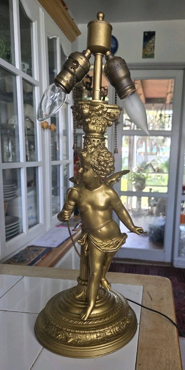 VINTAGE VICTORIAN GILDED BRASS CHERUB HOLLYWOOD REGENCY TABLE 2 BULBS VINTAGE VICTORIAN GILDED BRASS CHERUB HOLLYWOOD REGENCY TABLE 2 BULBS