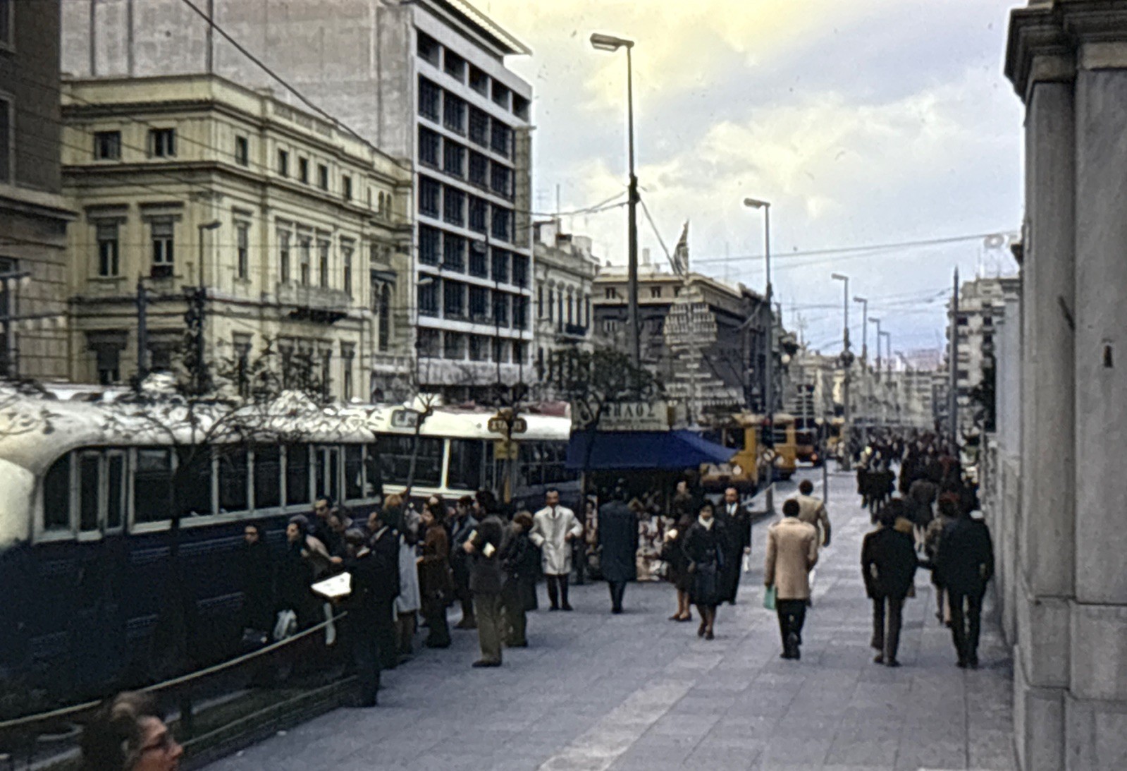 Orig 1972 Slide Athens Greece Street Scene Buses Pedestrians Downtown B40