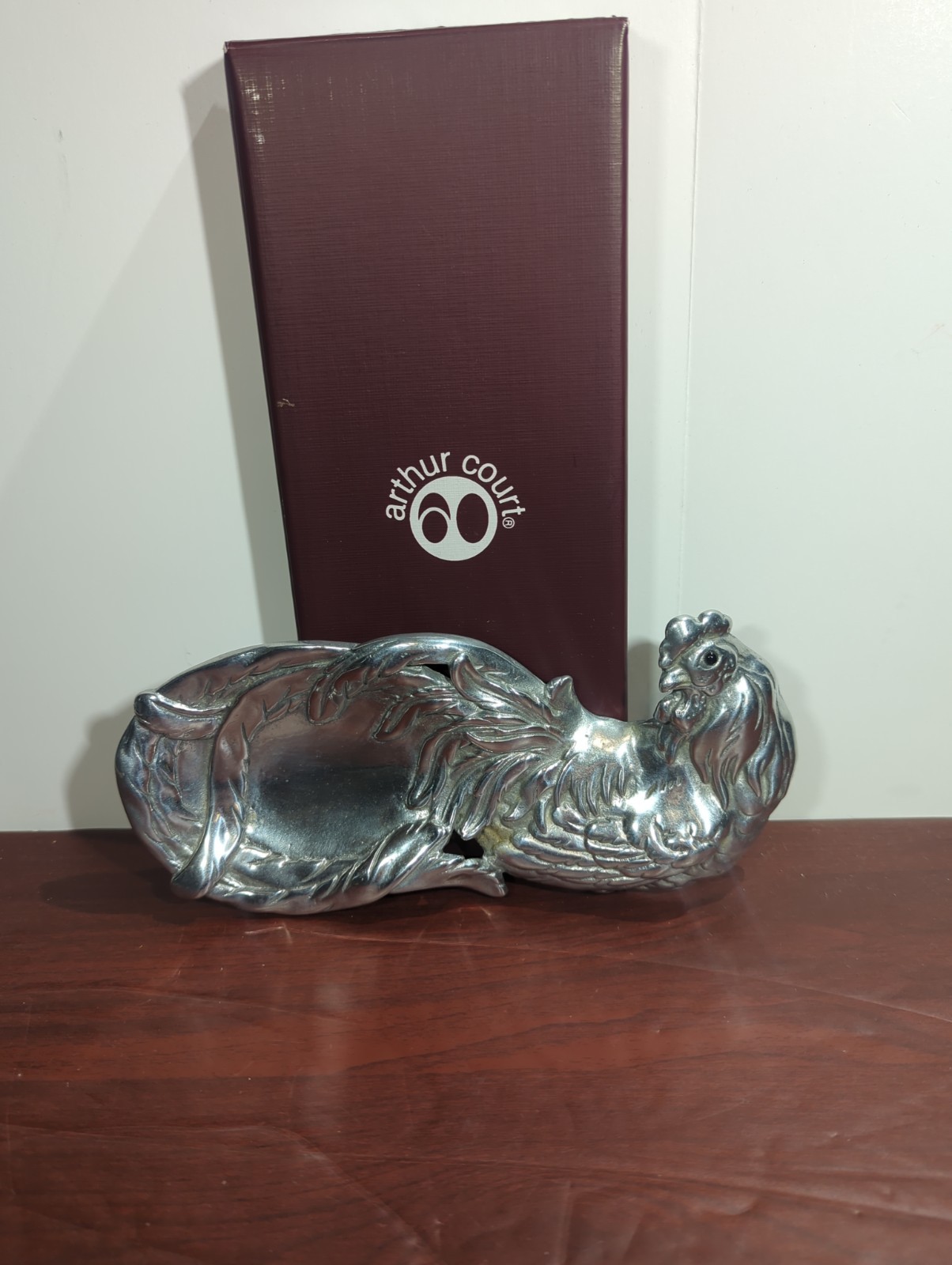 2005 Arthur Court Rooster Spoon Rest Aluminum Hollowware Carnelian Eye Farmhouse 2005 Arthur Court Rooster Spoon Rest Aluminum Hollowware Carnelian Eye Farmhouse