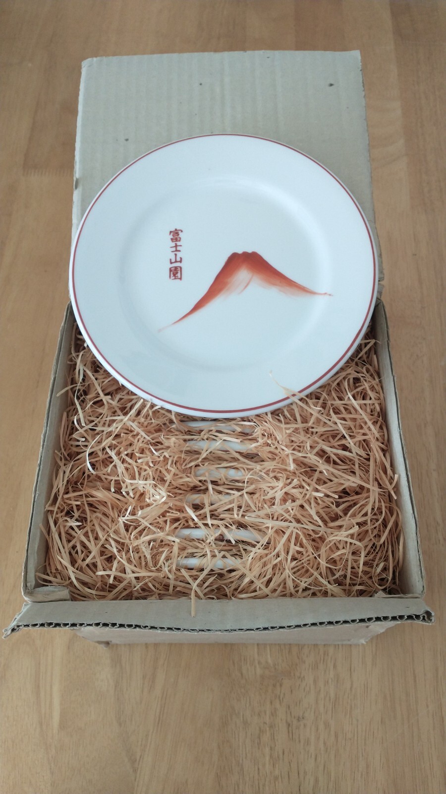 NOS Box of 12 Mt Fuji Inn Omaha 7" Ceramic Porcelain Round Plates IOB