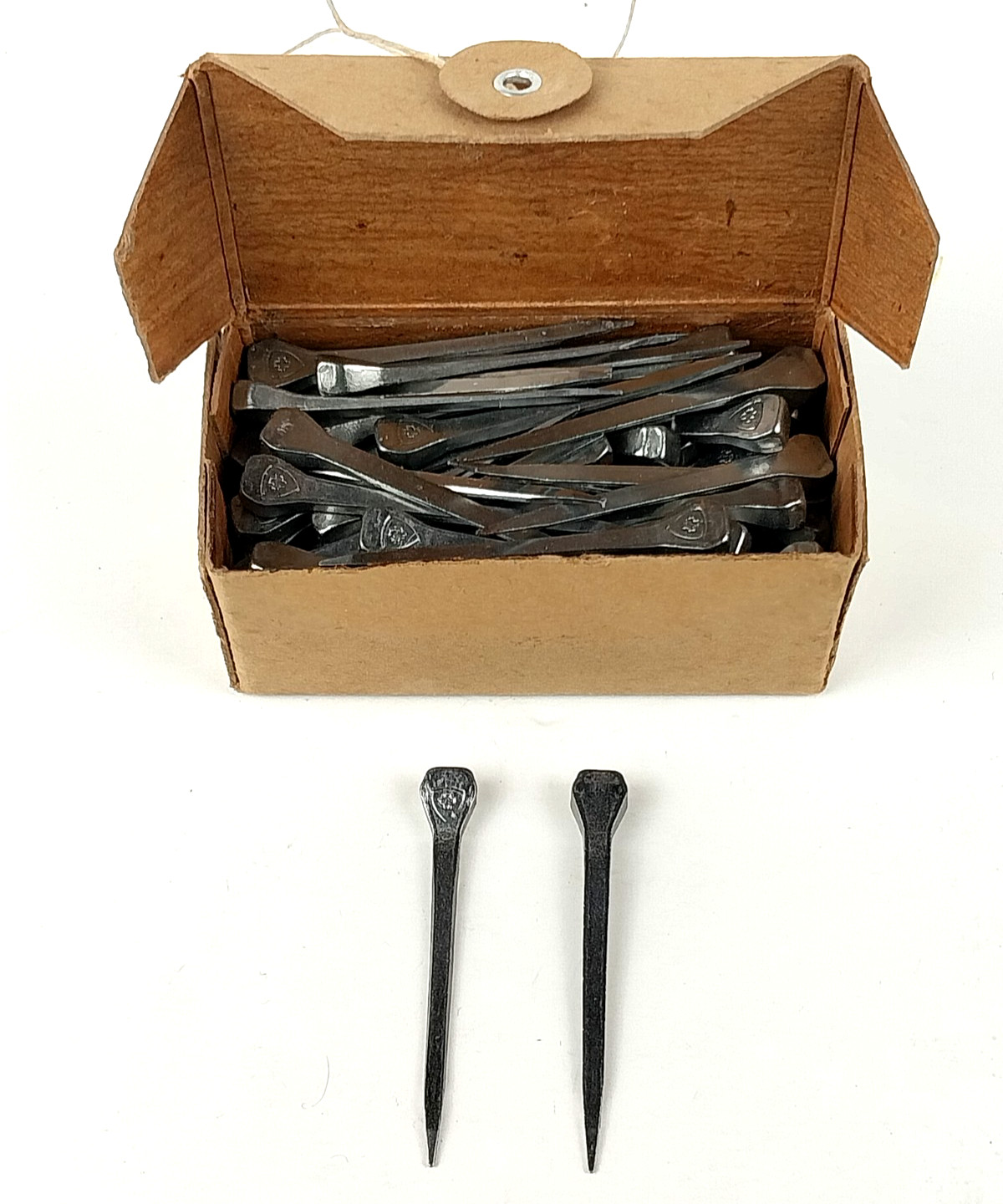 Rare WW11 1941 Swiss Army Calvary No.8 Horseshoe Nails 100 Pieces Original Box