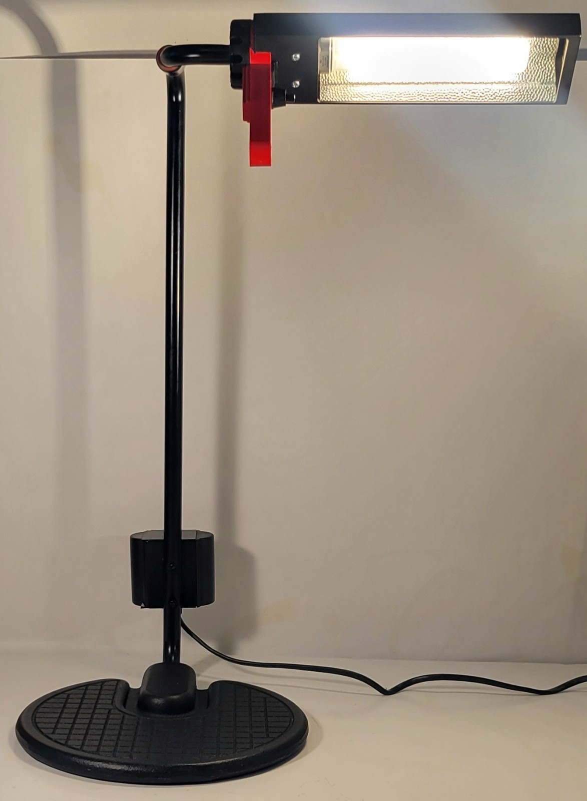 ULTRA-RARE Vintage 1981 Belux Desk Lamp by Guillermo Capdevila ULTRA-RARE Vintage 1981 Belux Desk Lamp by Guillermo Capdevila