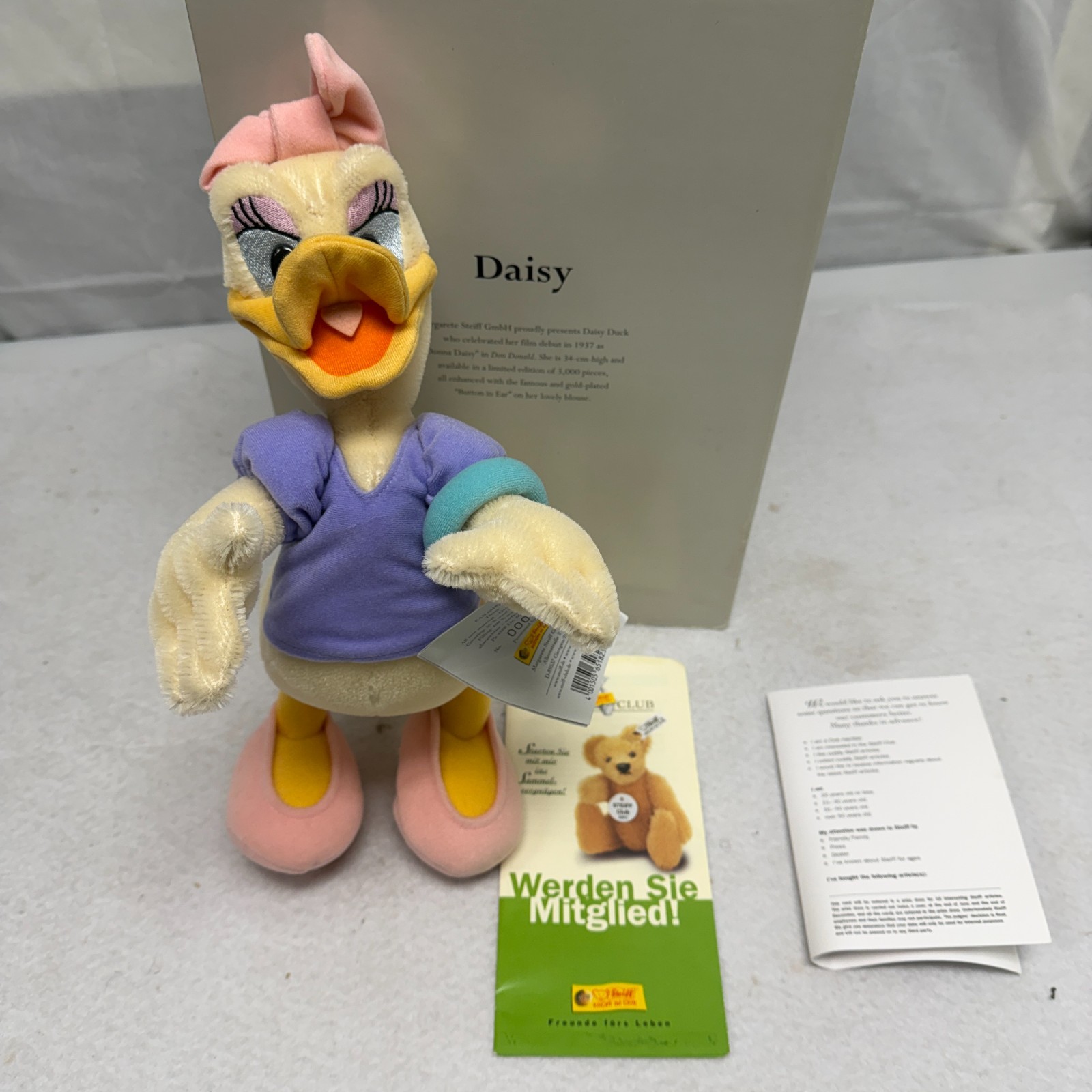 Steiff Daisy Duck Disney Showcase collection 2001 Limited edition boxed No 80 Steiff Daisy Duck Disney Showcase collection 2001 Limited edition boxed No 80