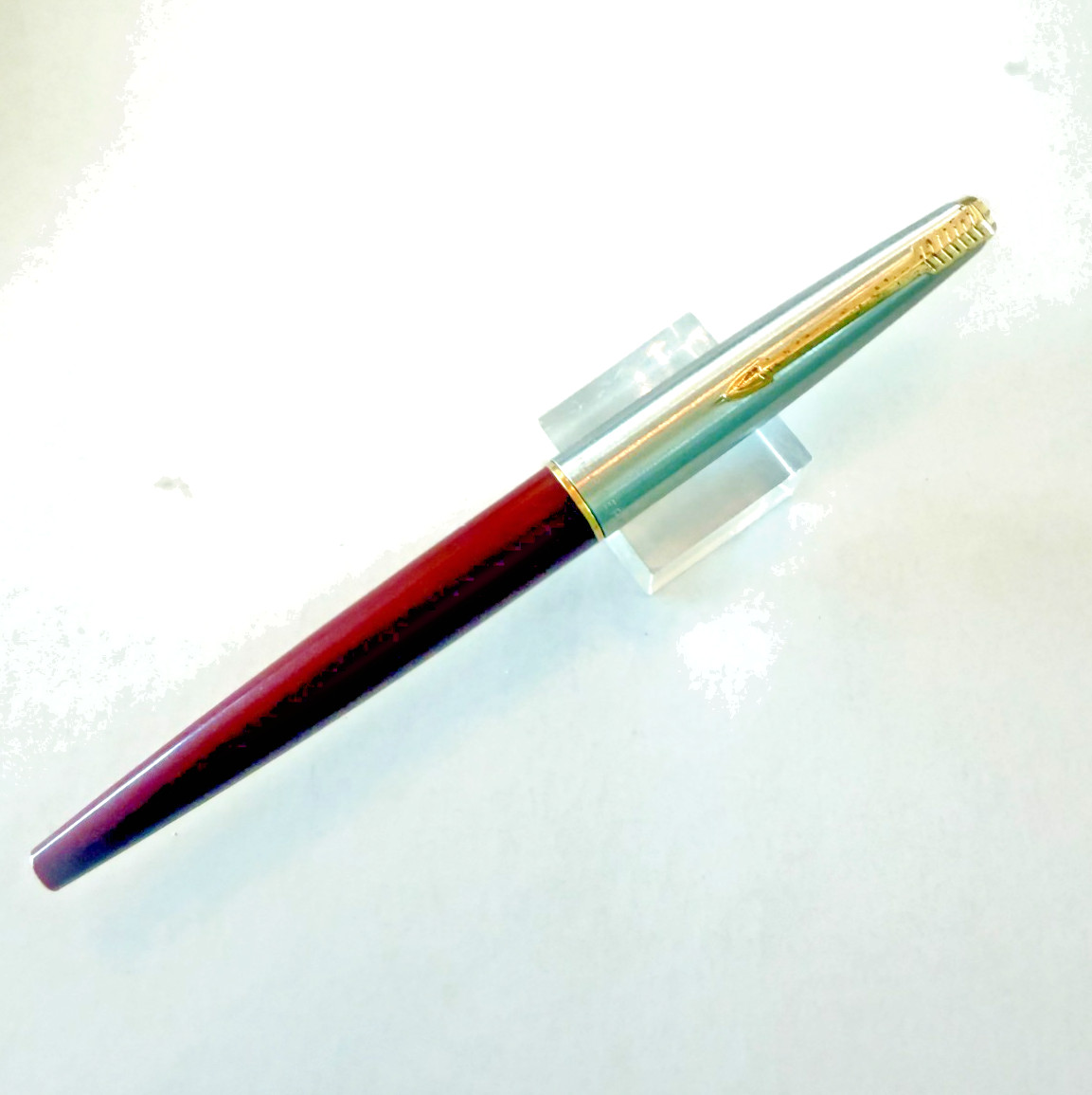 1960s dark red Parker 45 Fountain pen FINE nib Cartridge filler. Gold trim. NICE 1960s dark red Parker 45 Fountain pen FINE nib Cartridge filler. Gold trim. NICE