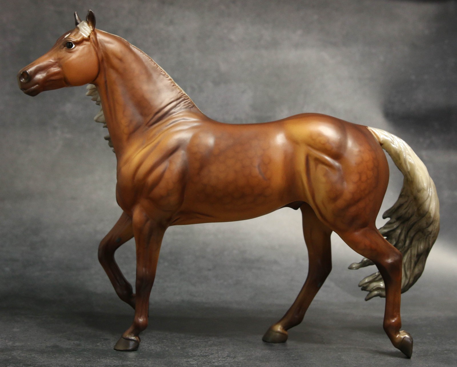 Breyer Latigo Dun It Traditional Silver Bay Quarter Horse 2018 Retired NICE Breyer Latigo Dun It Traditional Silver Bay Quarter Horse 2018 Retired NICE