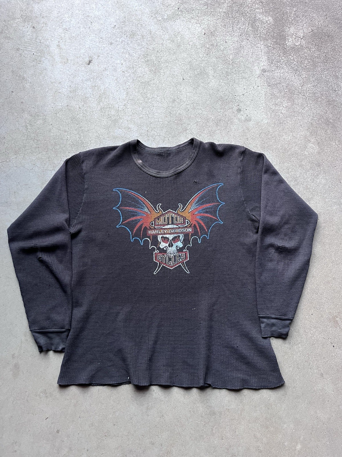 Vintage 1980s Harley Davidson Bat Wing Skull Thermal Size M Perfect Distressing Vintage 1980s Harley Davidson Bat Wing Skull Thermal Size M Perfect Distressing