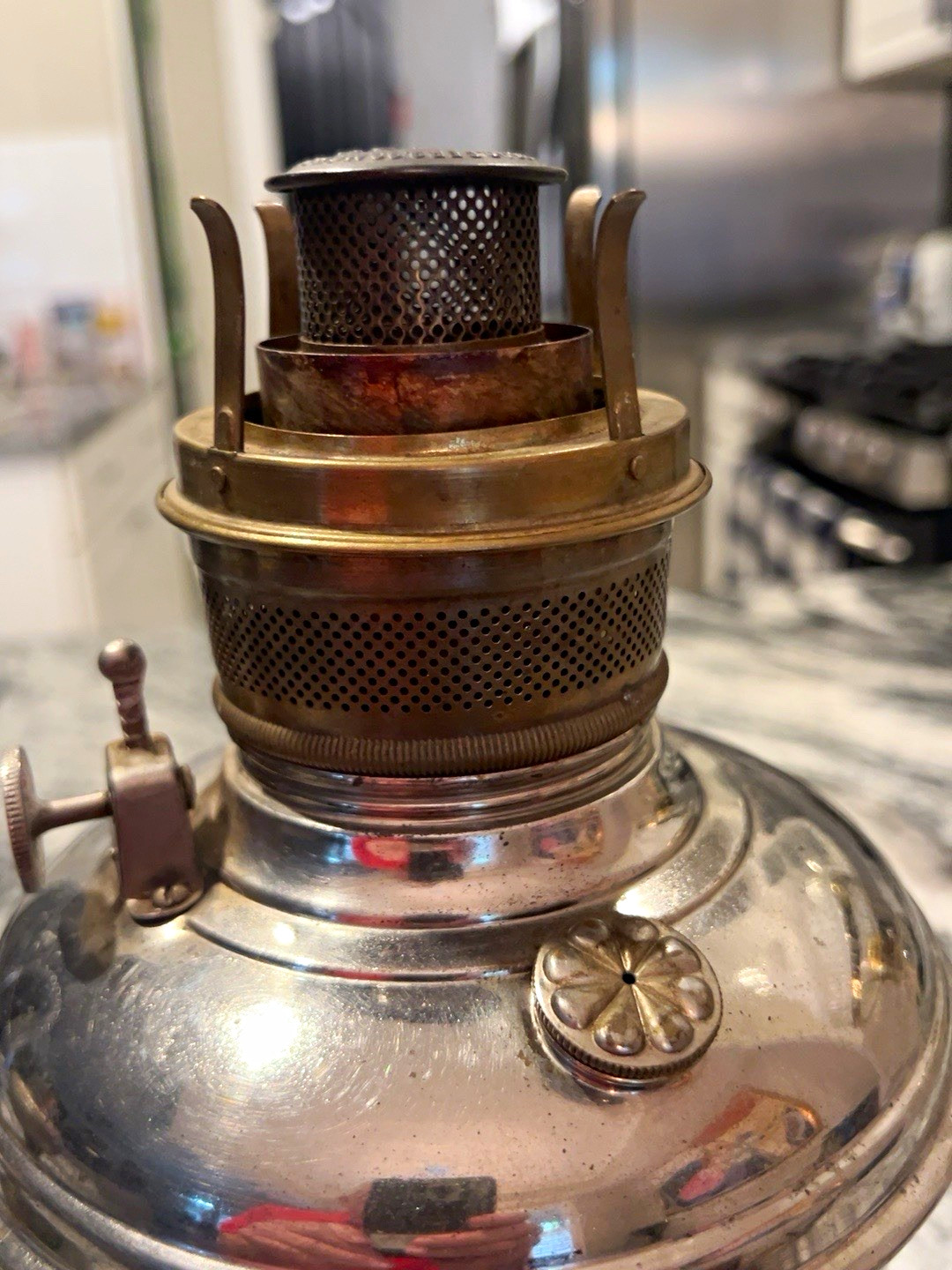 Antique Plume & Atwood (P&A) Royal Center-Draft Oil Lamp – c.1890s Antique Plume & Atwood (P&A) Royal Center-Draft Oil Lamp – c.1890s