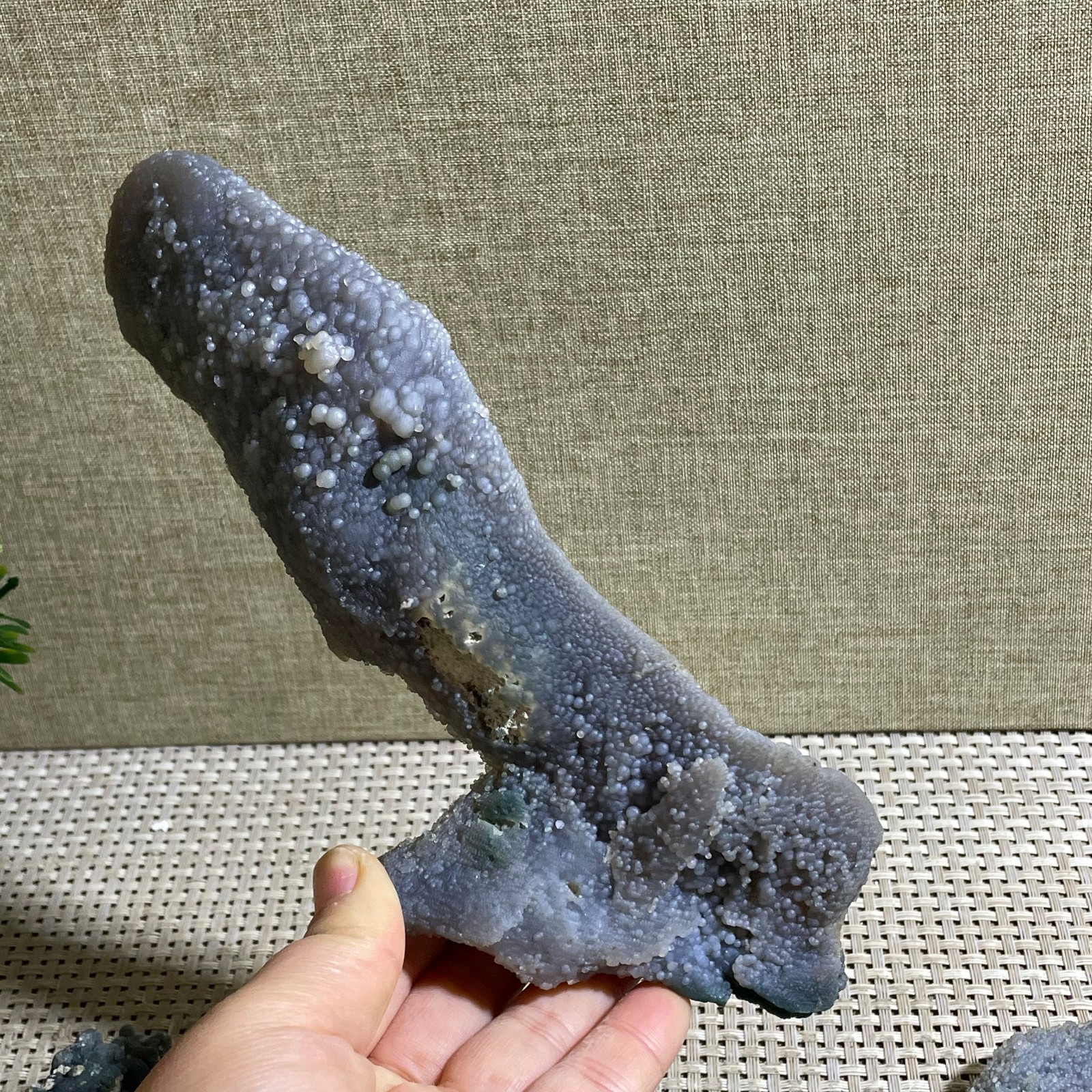372g Natural green grape agate quartz crystal granular mineral specimen 372g Natural green grape agate quartz crystal granular mineral specimen