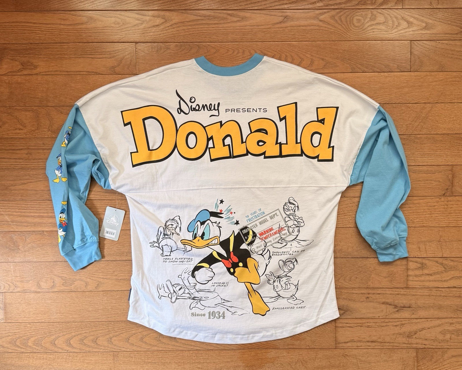Disney Donald Duck Spirit Jersey Blue White NWT Size Medium Disney Donald Duck Spirit Jersey Blue White NWT Size Medium