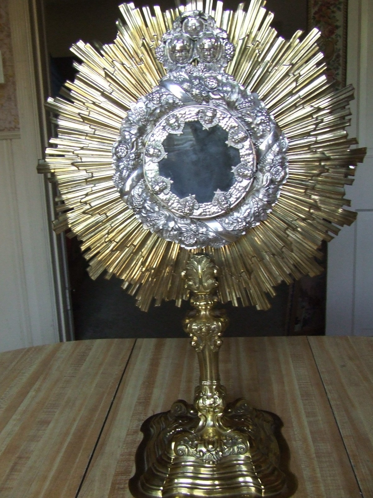 Nice Older Antique Traditional Monstrance - No Luna