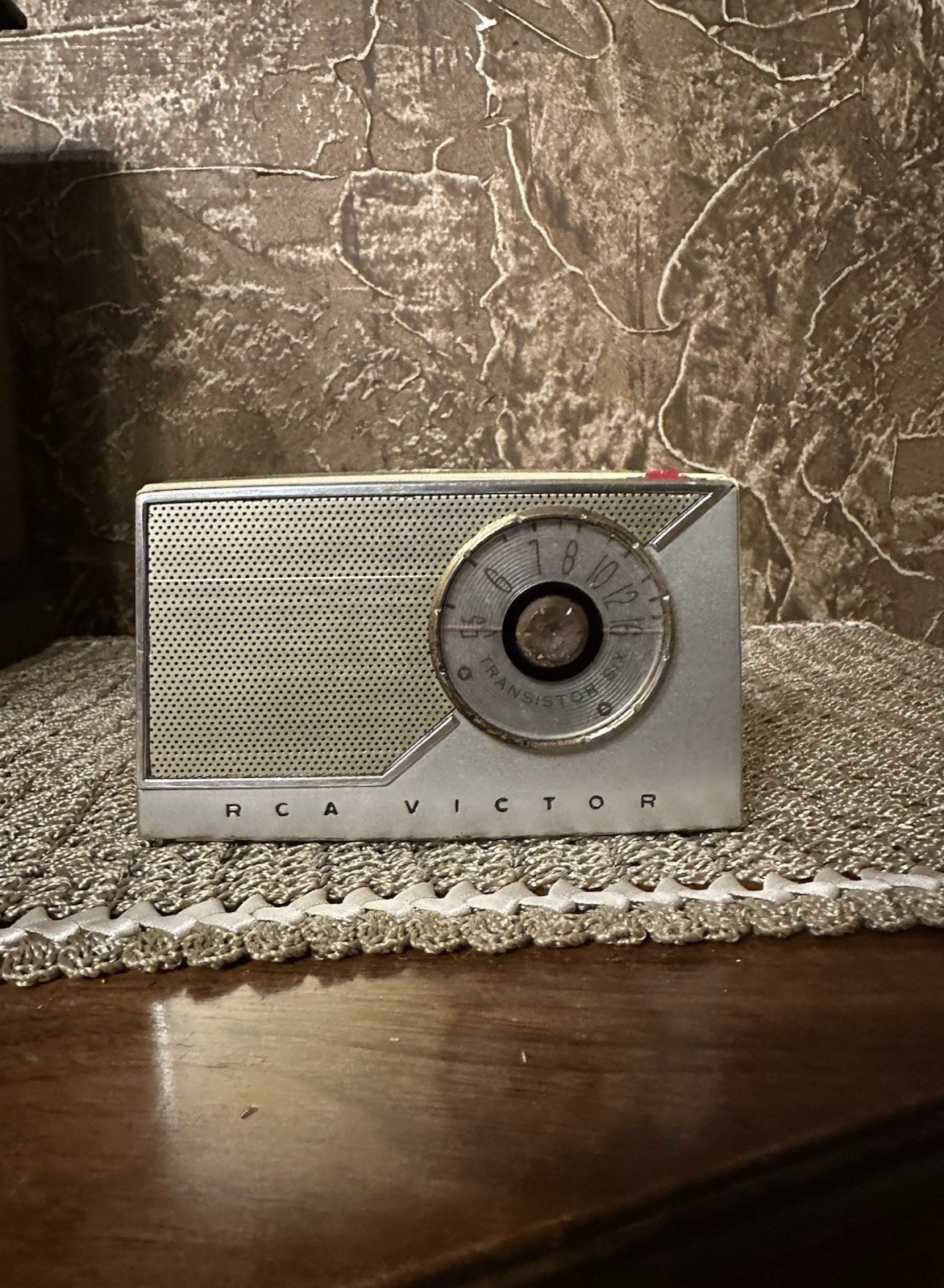 Vintage 1956 RCA Victor 8-BT-9E Transistor Six AM Radio Parts Repair Vintage 1956 RCA Victor 8-BT-9E Transistor Six AM Radio Parts Repair