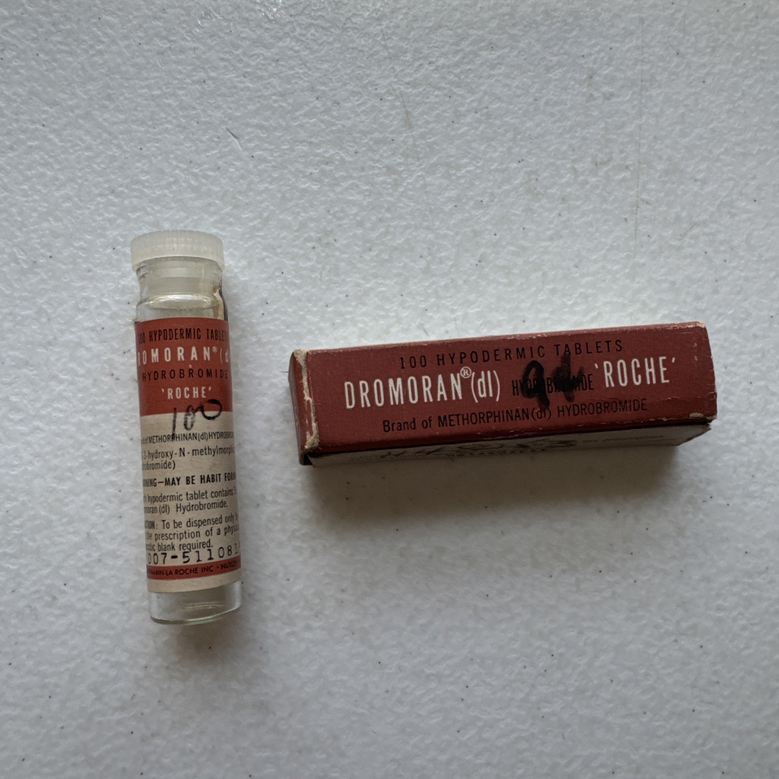 Vintage Hoffmann-La Roche Inc. Dromoran ‘Roche’ Empty Medicine Bottle W/box Vintage Hoffmann-La Roche Inc. Dromoran ‘Roche’ Empty Medicine Bottle W/box