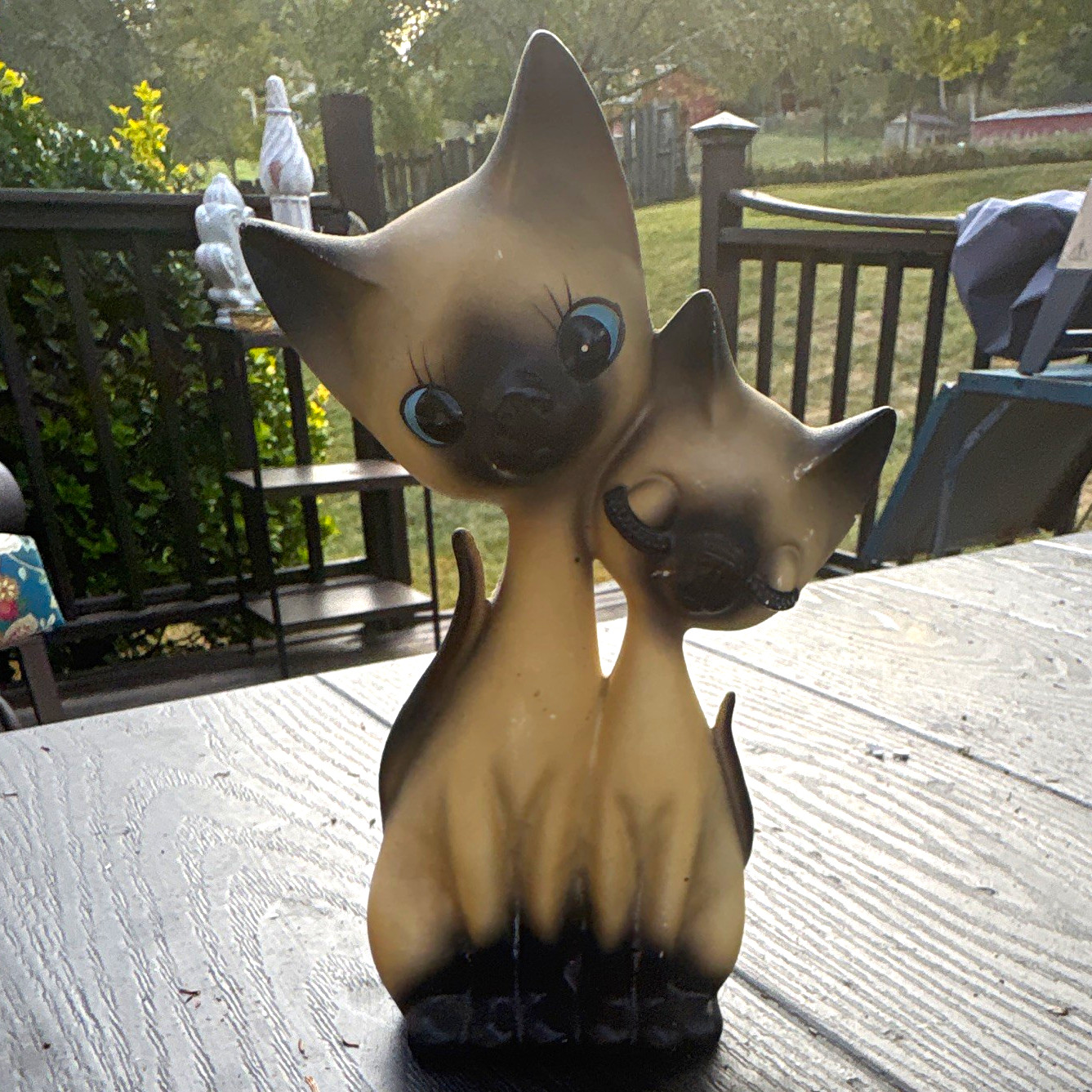 Vintage Ceramic Siamese Cat Couple Figurine Two Cats with Big Eyes Decor Vintage Ceramic Siamese Cat Couple Figurine Two Cats with Big Eyes Decor