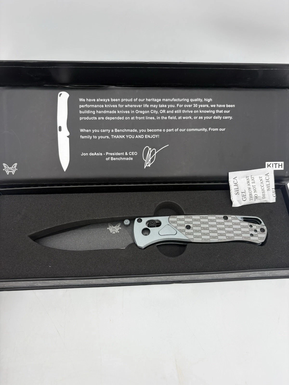 KITH x Benchmade Bugout 535 M390 “LIMITED EDITION” Knife with Original Box ~NEW KITH x Benchmade Bugout 535 M390 “LIMITED EDITION” Knife with Original Box ~NEW