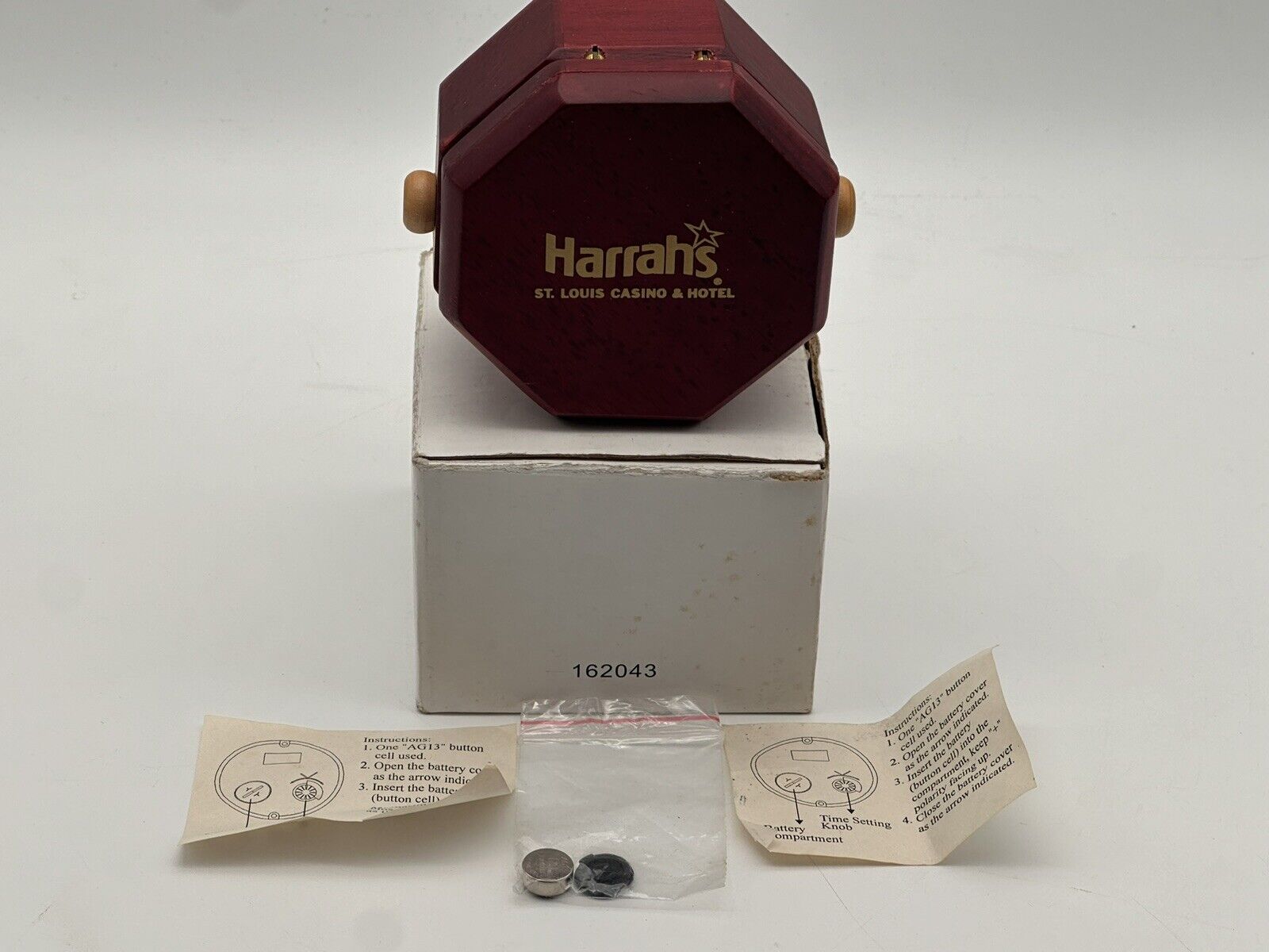 Harrah\'s Casino St Louis Vintage  Quartz Clock in Octagonal Rosewood Box Retired