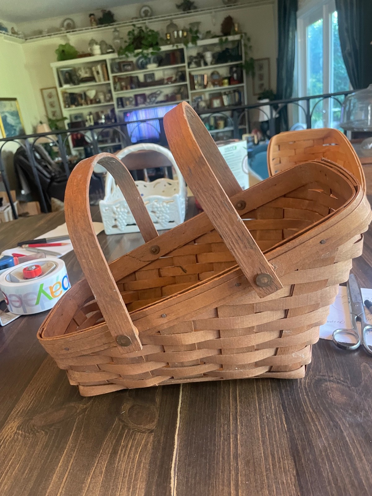 Longaberger Slanted- Wood Basket and Dual Handles- 12" L - 8 'H- 8 "W KEEN Longaberger Slanted- Wood Basket and Dual Handles- 12" L - 8 'H- 8 "W KEEN