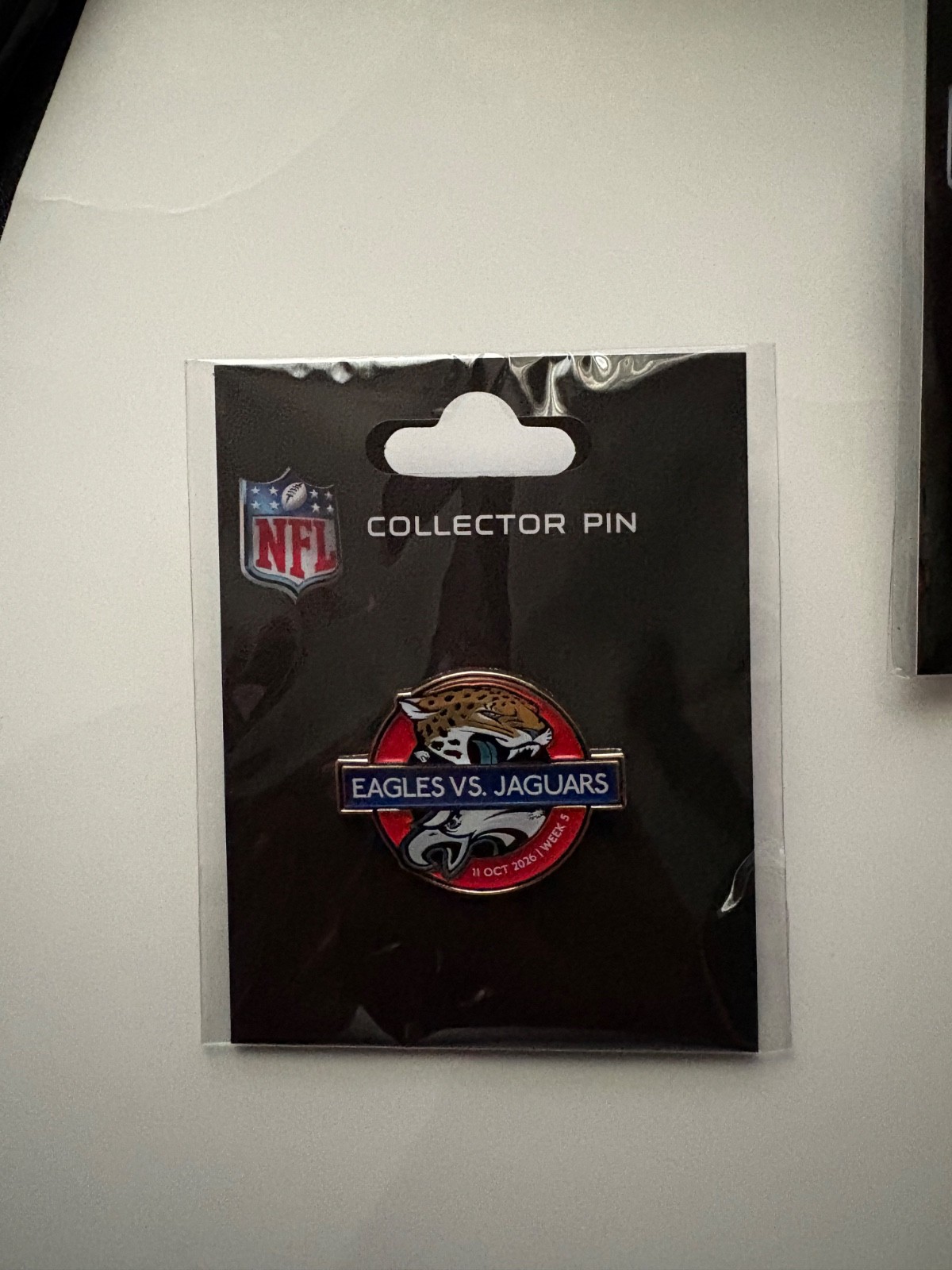 Jacksonville Jaguars vs Philly Eagles Collector pin Limited Edition Jacksonville Jaguars vs Philly Eagles Collector pin Limited Edition