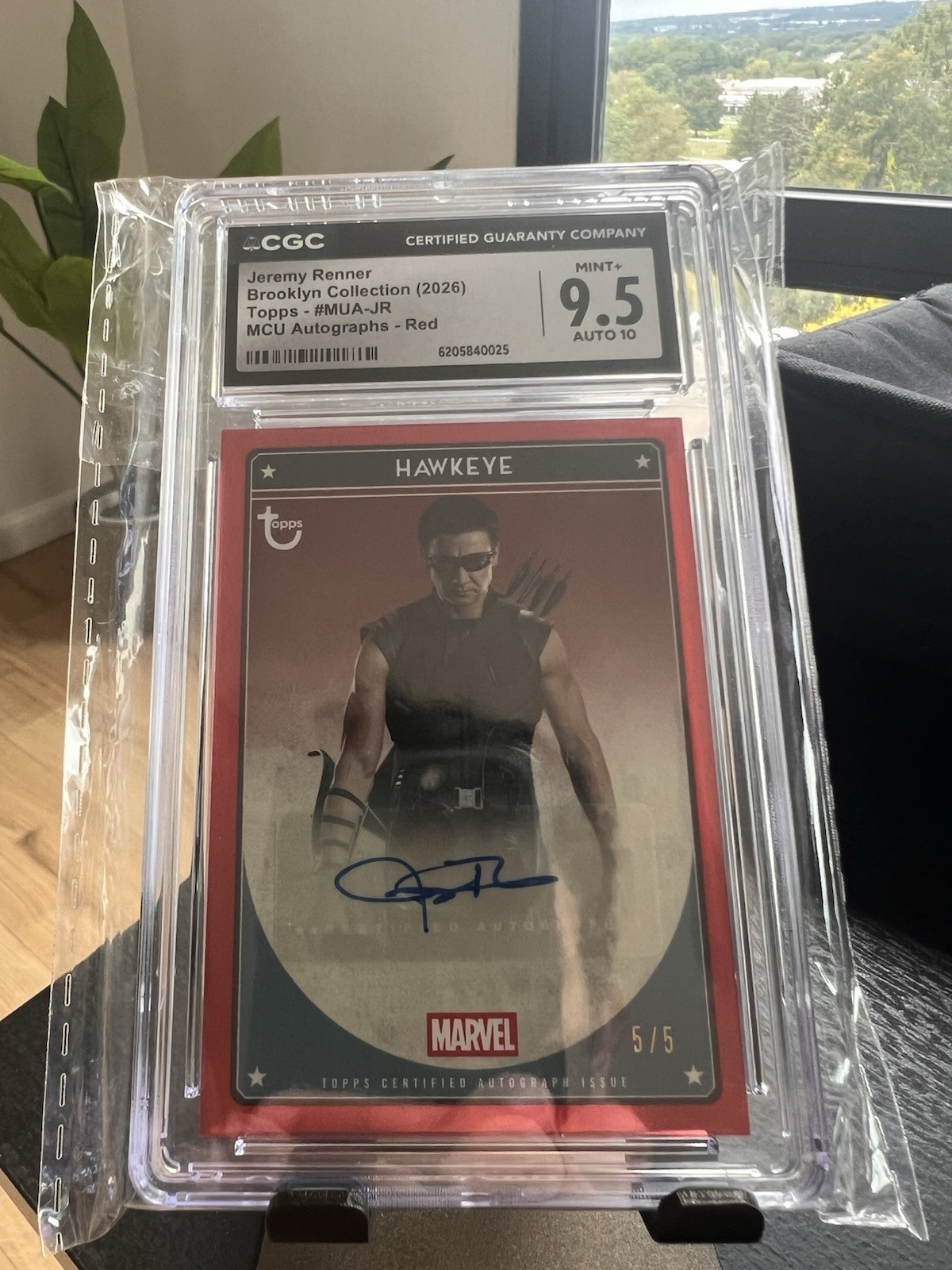 2026 Topps Brooklyn Collection Marvel Avengers Hawkeye Renner Auto Red 5/5