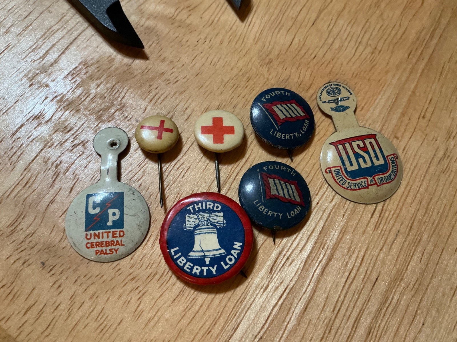 Vintage WWI Liberty Loan Pins Lot 7 Whitehead Hoag Red Cross Animate Toy Co USO Vintage WWI Liberty Loan Pins Lot 7 Whitehead Hoag Red Cross Animate Toy Co USO