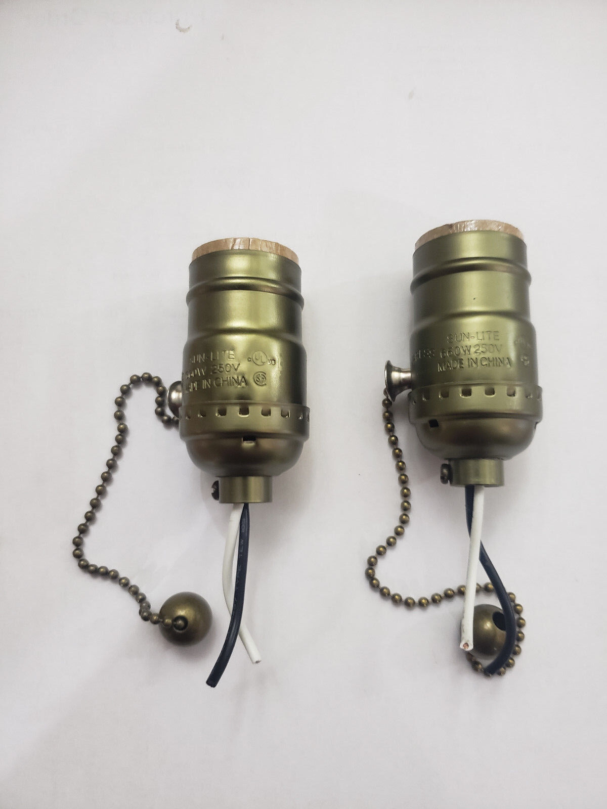 (2) ANTIQUE BRASS FINISHED, PULL CHAIN LAMP SOCKET