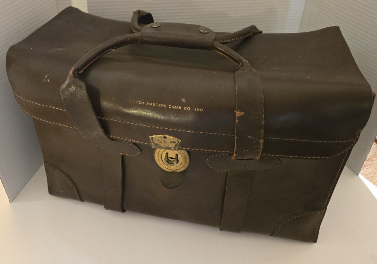 Vintage RARE Dutch Master's Cigars Leather Salesman's Case Vintage RARE Dutch Master's Cigars Leather Salesman's Case