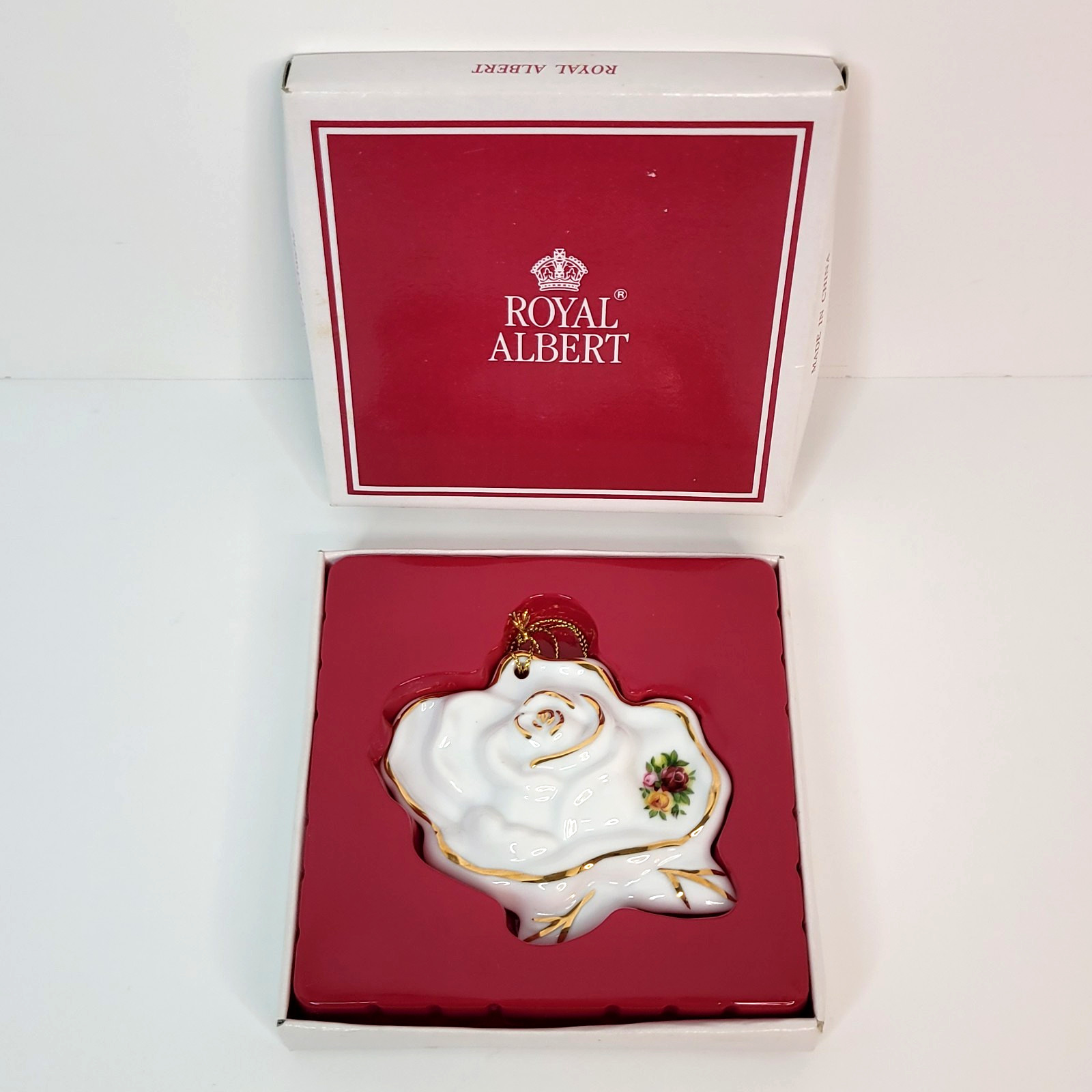 Vintage Royal Albert Old Country Roses 1962 Rose Ornament Fine China w/ Box Vintage Royal Albert Old Country Roses 1962 Rose Ornament Fine China w/ Box