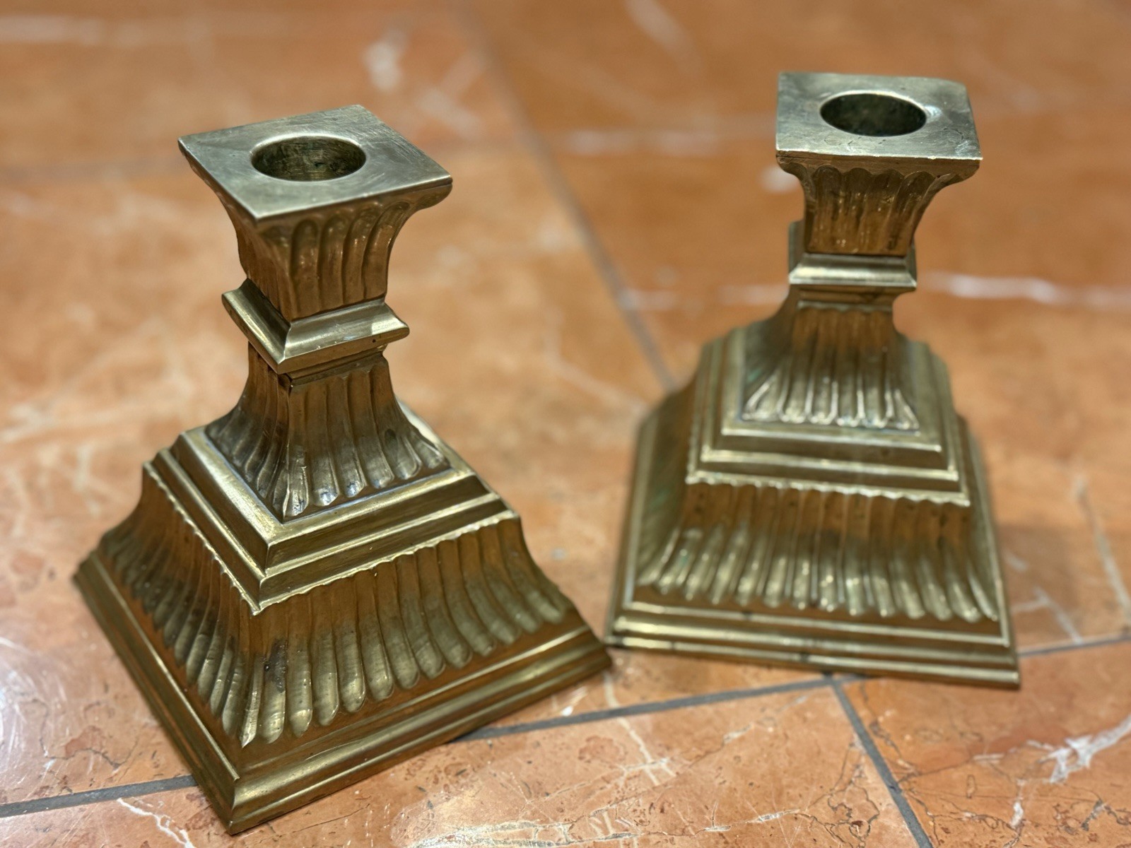 CORINTHIAN STYLE NEOCLASSICAL BRASS CANDLESTICKS PAIR SET 3.75" SQUARE INDIA CORINTHIAN STYLE NEOCLASSICAL BRASS CANDLESTICKS PAIR SET 3.75" SQUARE INDIA