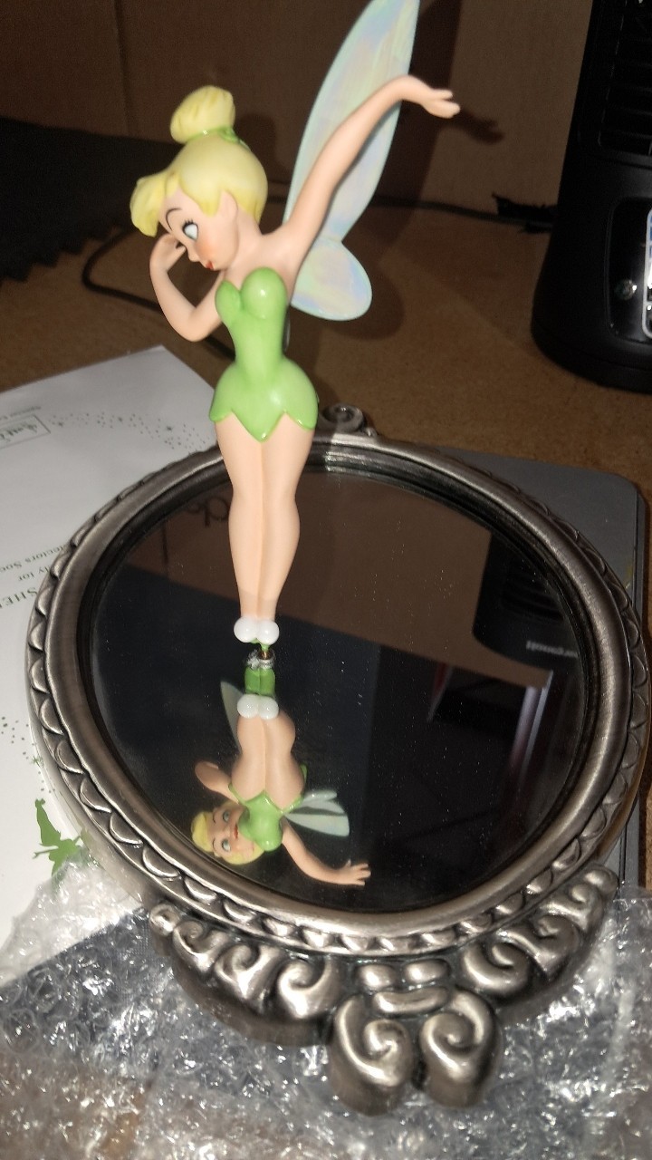 DEFECTIVE WDCC Walt Disney Tinkerbell PAUSES TO REFLECT in Mirror 102878 G3D DEFECTIVE WDCC Walt Disney Tinkerbell PAUSES TO REFLECT in Mirror 102878 G3D