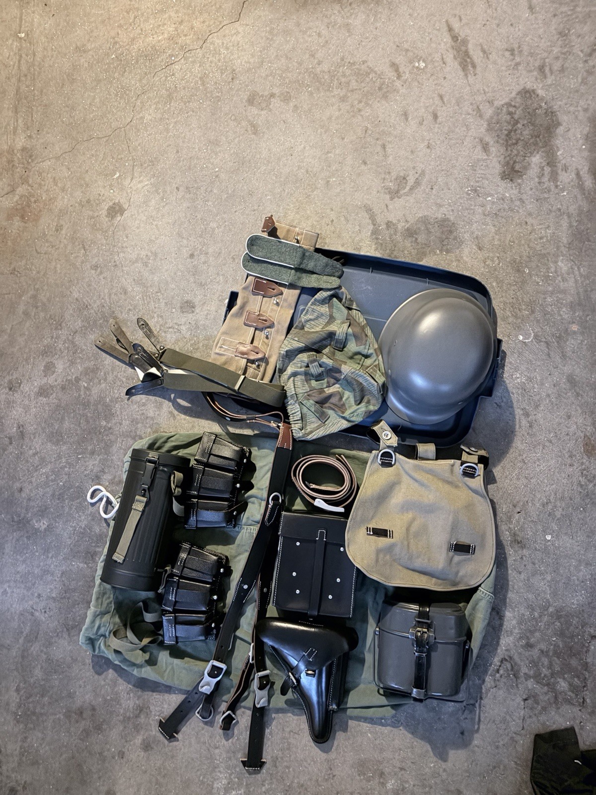 WWII German M40 HBT Reproduction Reenactor Uniform Field Gear Equipment Lot WWII German M40 HBT Reproduction Reenactor Uniform Field Gear Equipment Lot